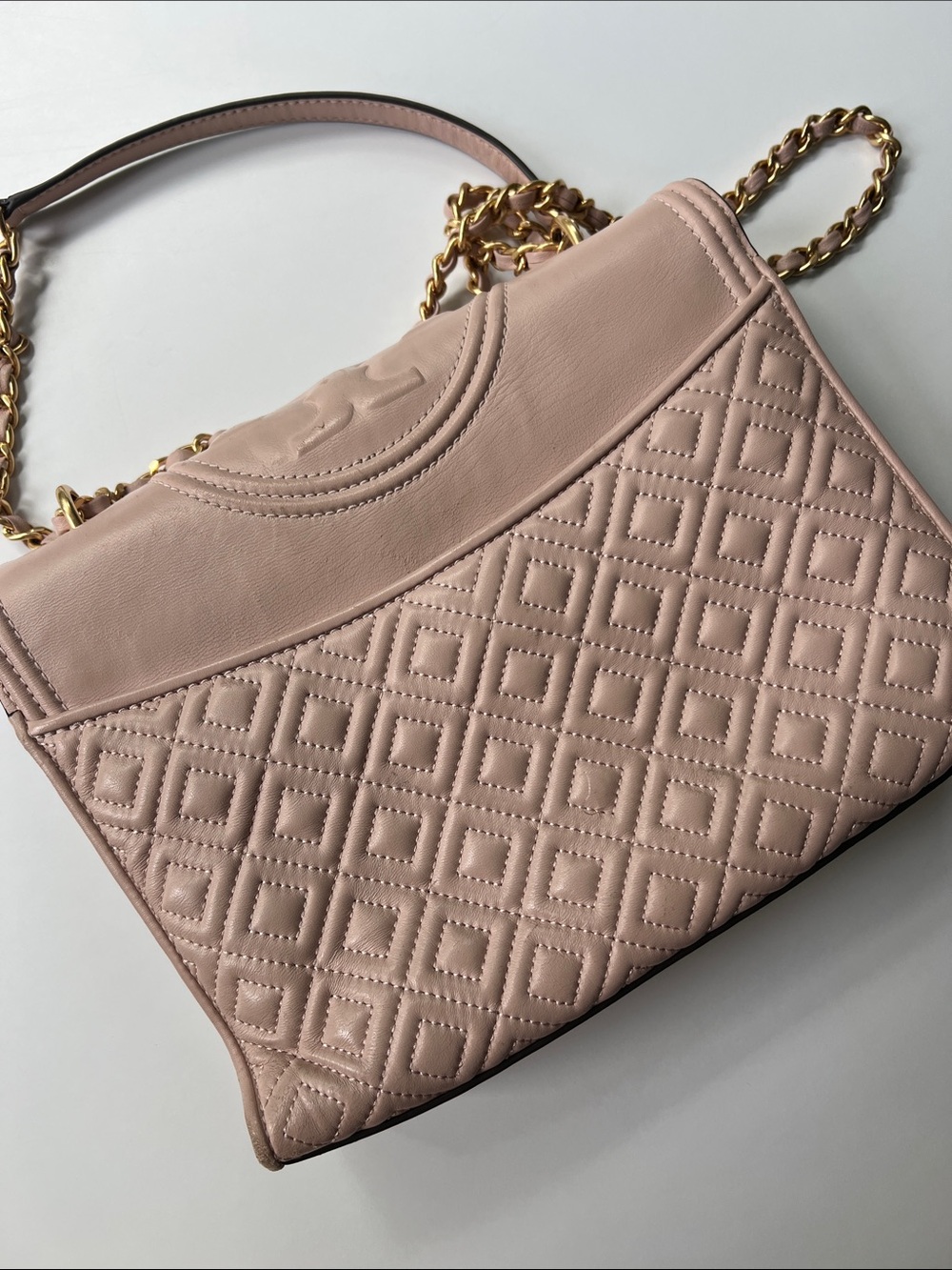 TORY BURCH Quilted Fleming Leather Crossbody Bag in Blush Pink - Picture 4 of 7